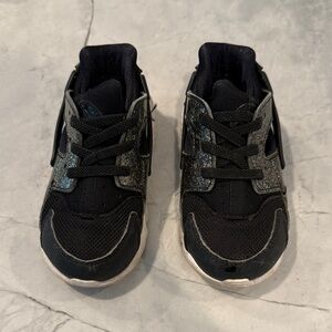 Nike Kids Black glitter slip on Sneakers 8c